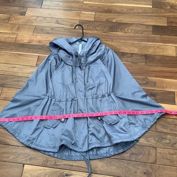 Lululemon Wanderful Rain Poncho Grey Medium - Picture 10 of 14